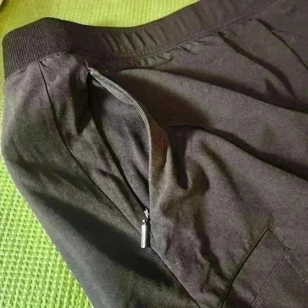 Chico's gray, stretch waist, comfortable,lightweight with zipper pockets shorts